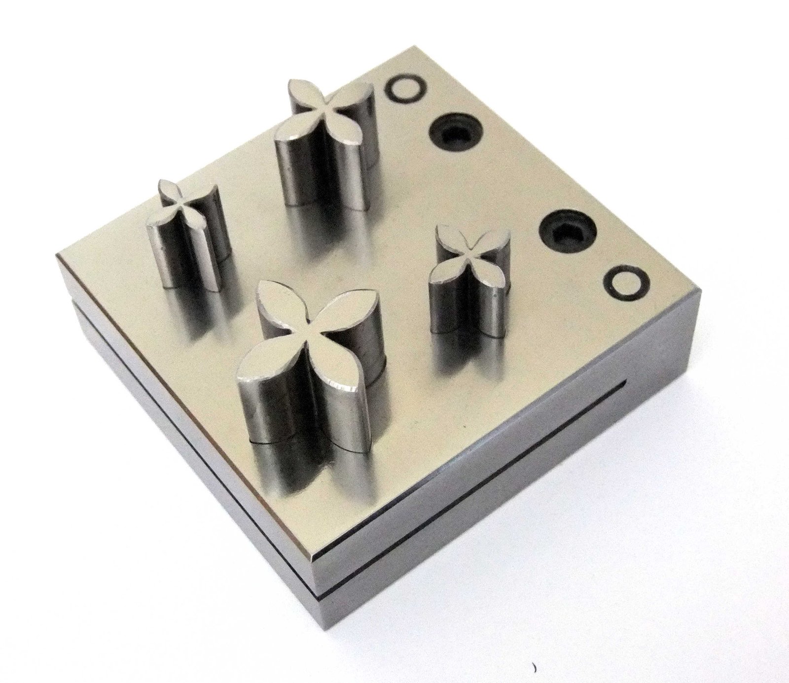 4pedal Disc Cutter – 4 Petal Flower - Image 1