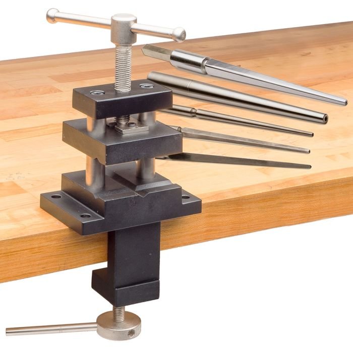 vertical bench vise for mandrels Vertical Bench Vise for Mandrels - Image 1